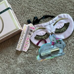 Too Faced sleep eye mask set with better than sec mascara and lip injection